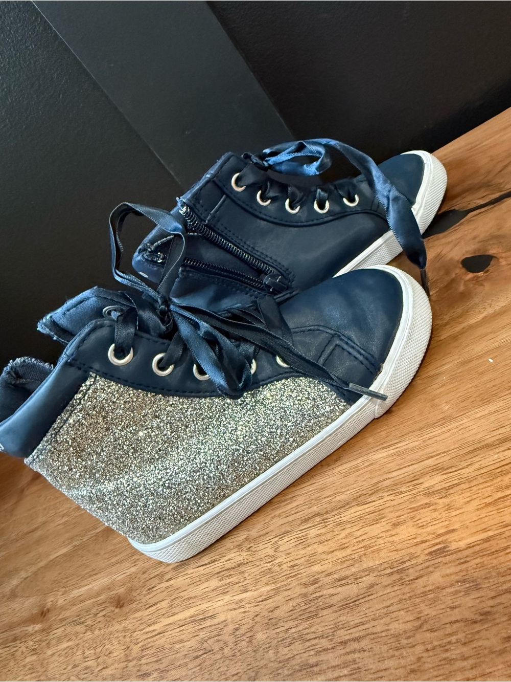 Kids Navy Blue High-Top Sneakers with Silver Glitter